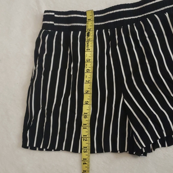 Women's Apt. 9® Challis Shorts - Picture 7 of 9